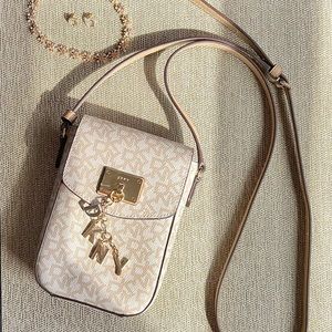 DKNY Crossbody Bag/Purse Adjustable strap